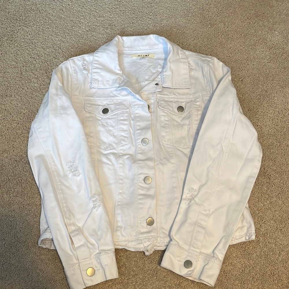 Cute white denim jacket with some distressed look to it size medium